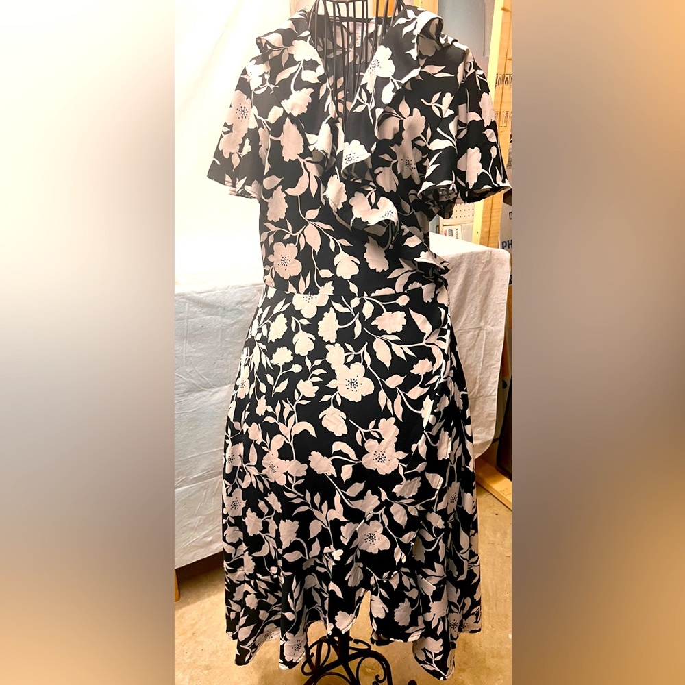 Time & Tru Floral Print dress, size 8-10.